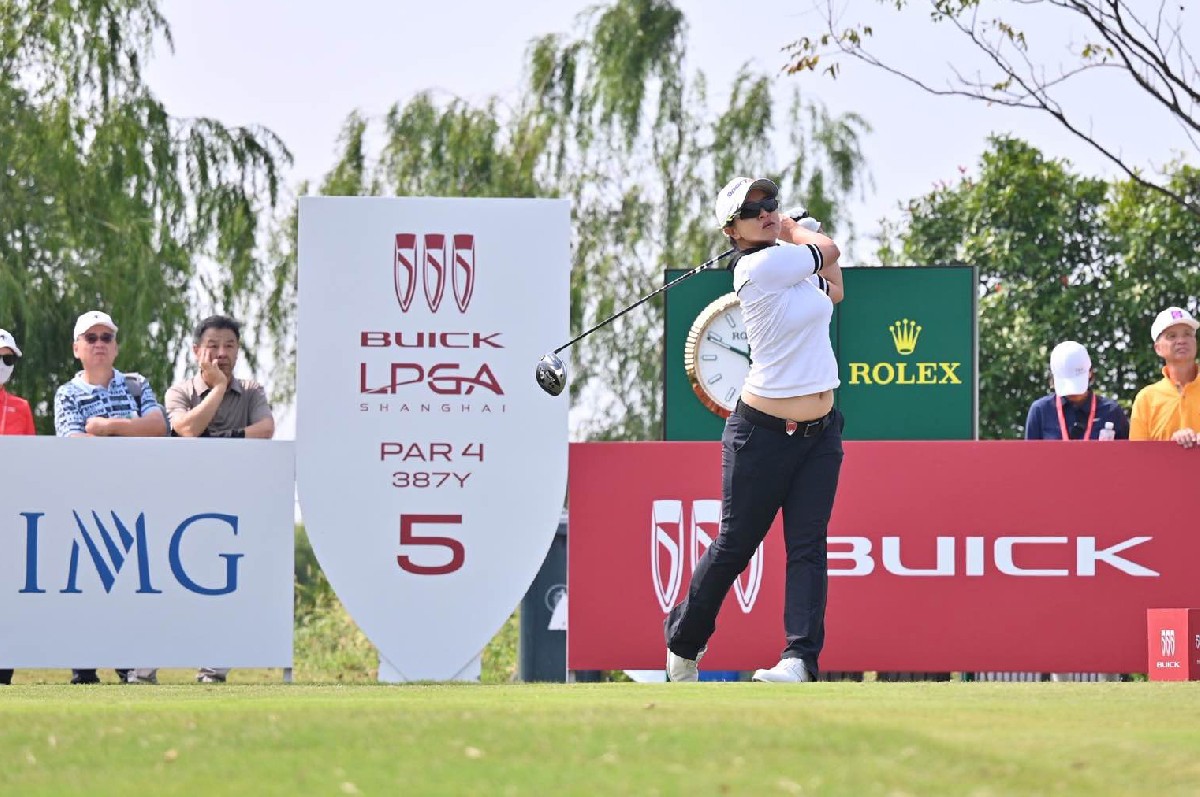 金世煐一杆优势半程领先别克LPGA锦标赛，殷若宁、鲁婉遥领跑中国军团